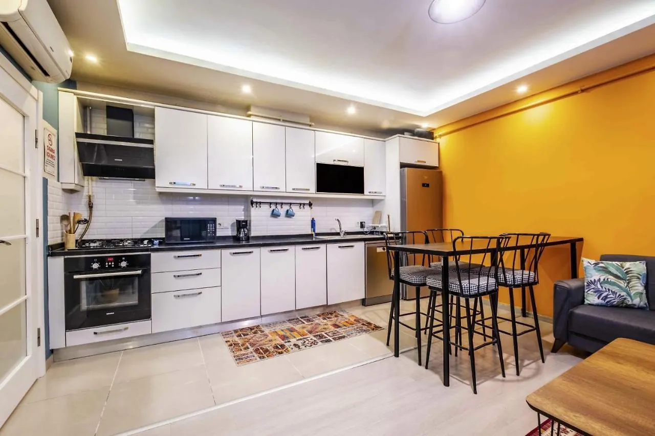 Colorful And Central Flat In Bakirkoy Next To Malls Istanbul Apartment